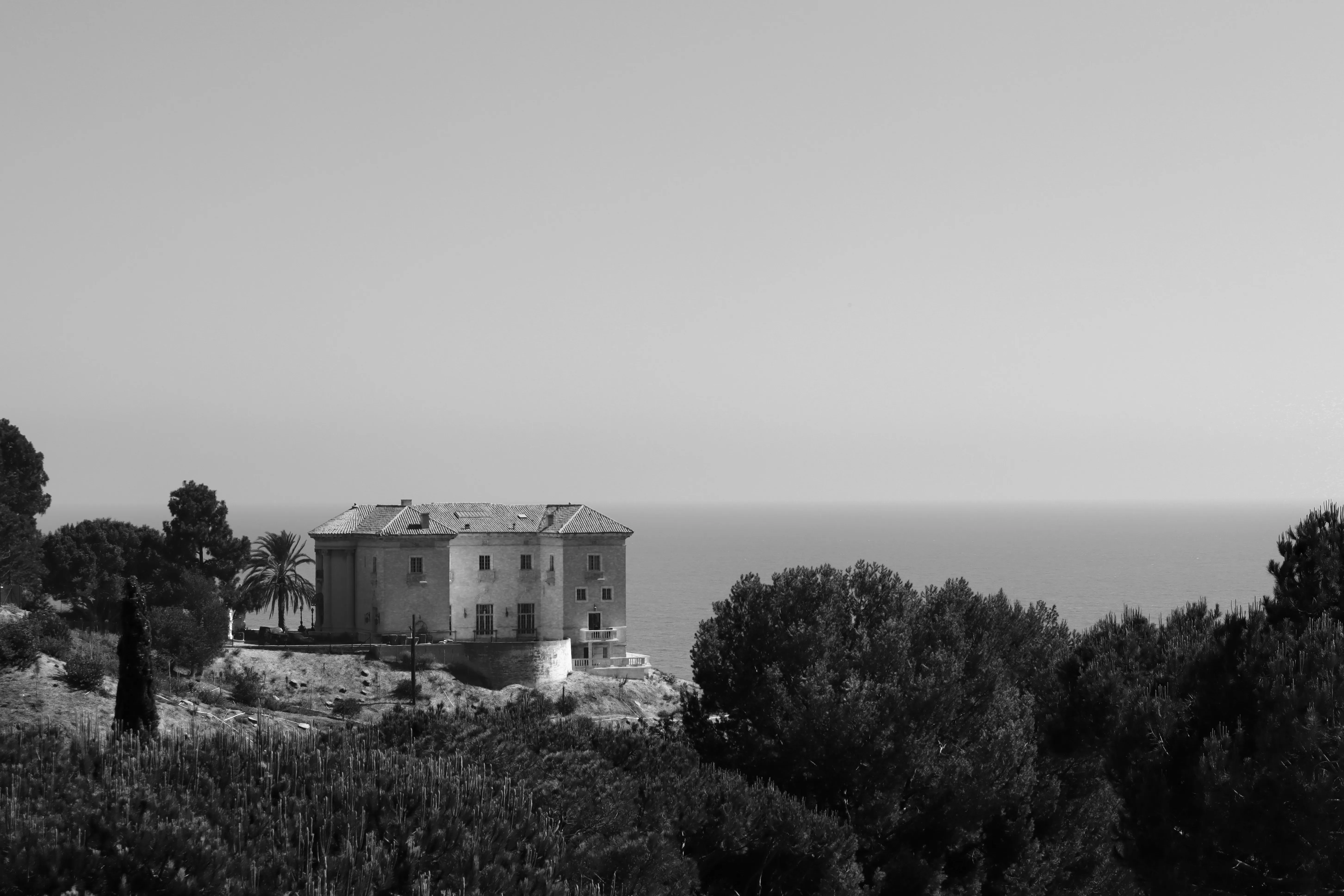 Disappearing Horizon